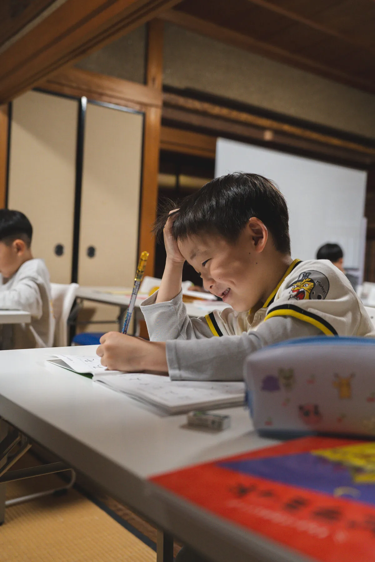 笑顔で学ぶ子ども